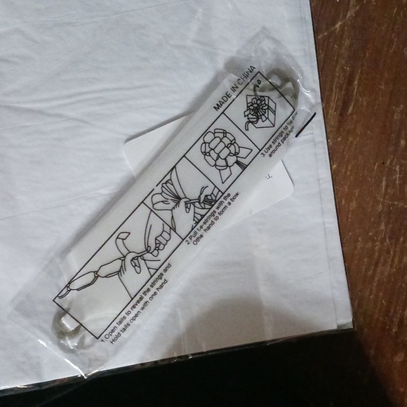 White Bow, Gift Set - Picture 4 of 6